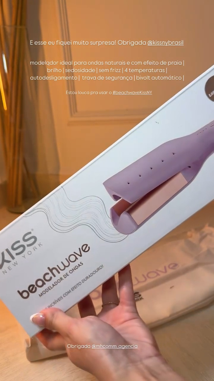 E esse eu fiquei muito surpresa! Obrigada @kissnybrasil  modelqdor ideal para ondas naturais e com efeito de praia | brilho | sedosidade | sem frizz | 4 temperaturas | autodesligamento |  trava de segurança | bivolt automático |  Estou louca pra usar o #beachwaveKissNY Obrigada @mhcomm_agencia