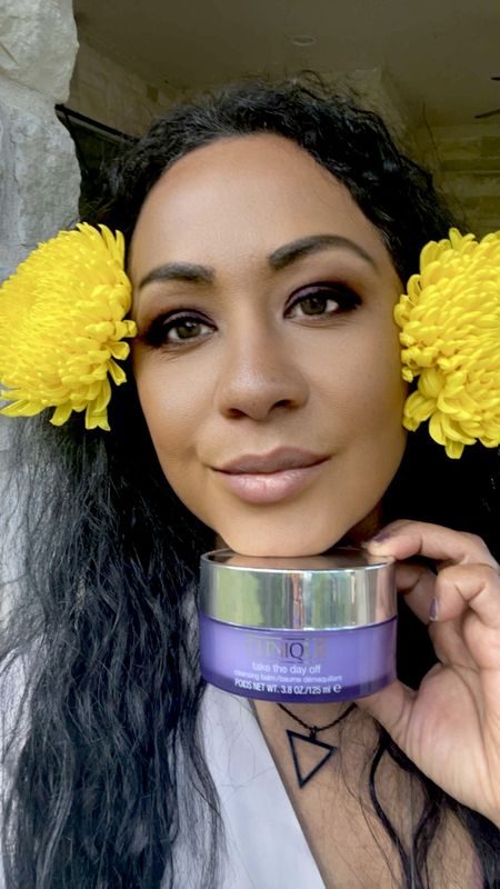 💜 Take The Day Off- Cleansing Balm  

Review ⭐⭐⭐⭐⭐⭐: I love how this cleansing balm feels on my skin. It removes all impurities, makeup, and SPF. It is allergy-tested and 100% fragrance-free. It removes long-wearing eye makeup, and I can actually open my eyes after massaging it into my lashes. In fact, it is so effective that I don't need a stand-alone eye makeup remover with this balm. This cleansing balm takes everything off after only one wash. I'm very impressed.

#LTKsalealert #LTKparties #LTKbeauty
