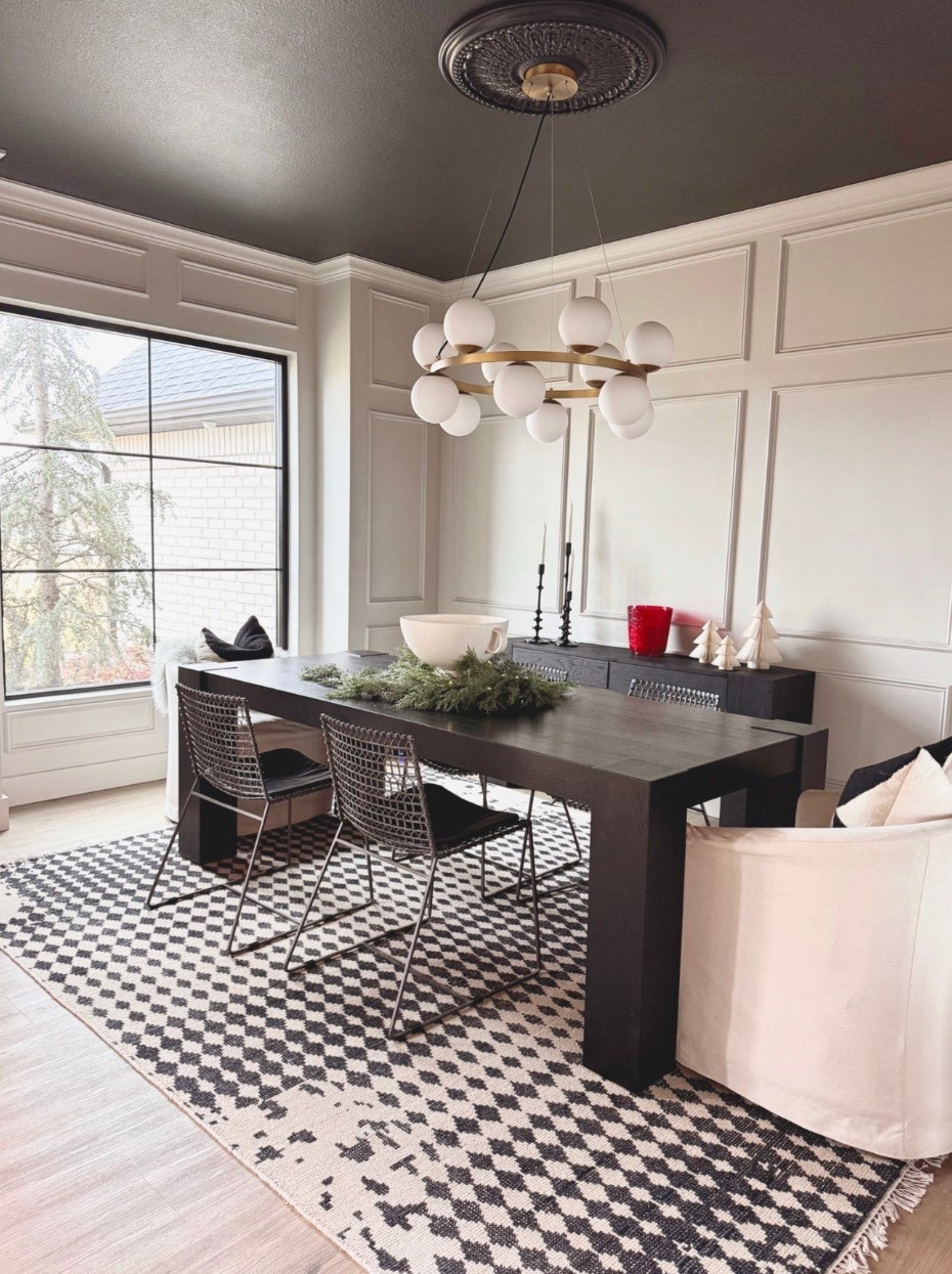 Simple table dining room  Christmas 

#LTKHoliday