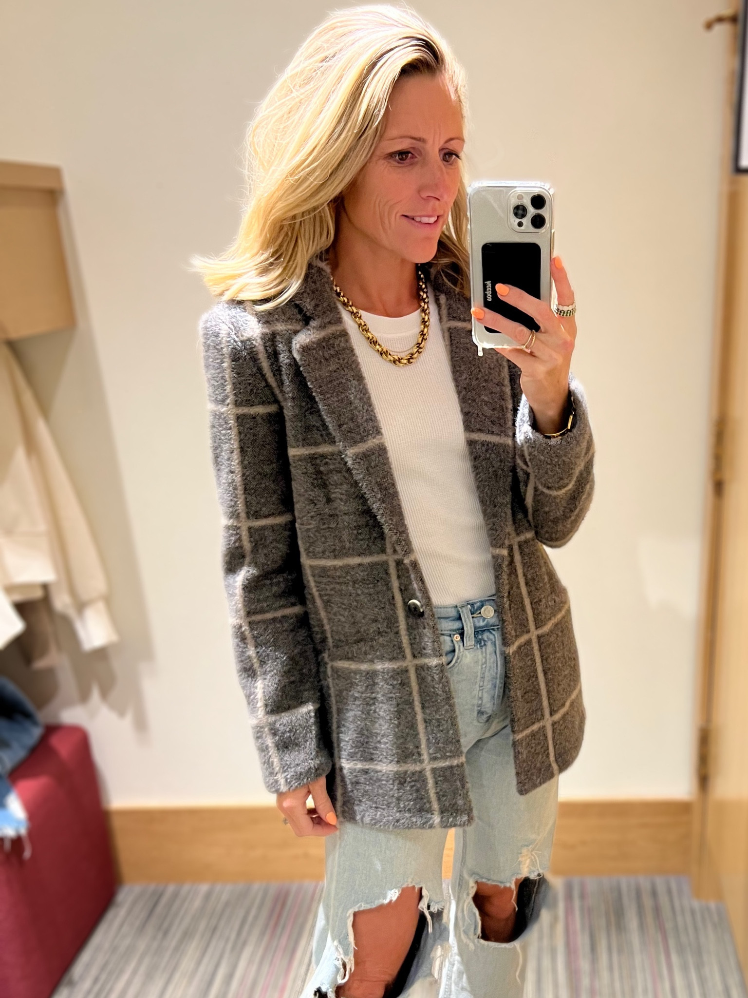The softest blazer you will ever own.  Cashmere like feel with stretch, feels more like your wearing a sweatshirt then a blazer.  Throw it on with leggings or jeans, this grey plaid blazer is a closet staple for Fall.  Warm enough to wear alone.

Fall blazers, lounge blazers, plaid blazer, workwear, fall style, evereve, z supply, under $150

#LTKSeasonal #LTKstyletip #LTKworkwear