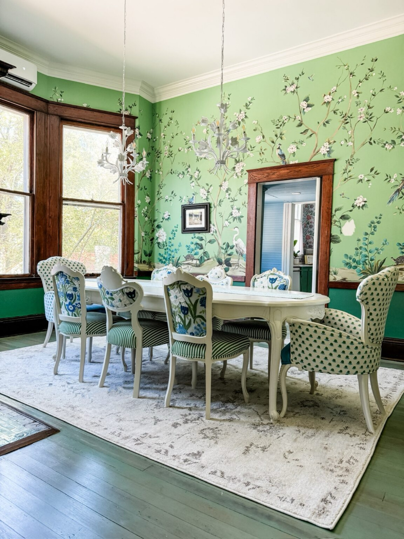 Dining room decor inspo!

Home, home decor, area rug, home finds, home essentials, dining room, table, chairs

#LTKHome #LTKOver40 #LTKStyleTip