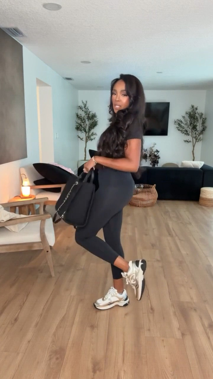 THE LEGGINGS THAT DO IT ALL 🖤

These SPANX leggings are the definition of throw on & go. Snatched, flattering and easy to dress up or down — sneakers for errands, a blazer for brunch, or boots for an elevated everyday look.

SPANX leggings, black leggings outfit, everyday athleisure, flattering leggings, casual chic outfit

Wearing: Size Small | 5’4” | 140 lbs | 34D-27-40

📲 Download the FREE LTK app & follow me (@kirasfashionfinds) to shop all my daily finds.

#LTKPetite #LTKActive