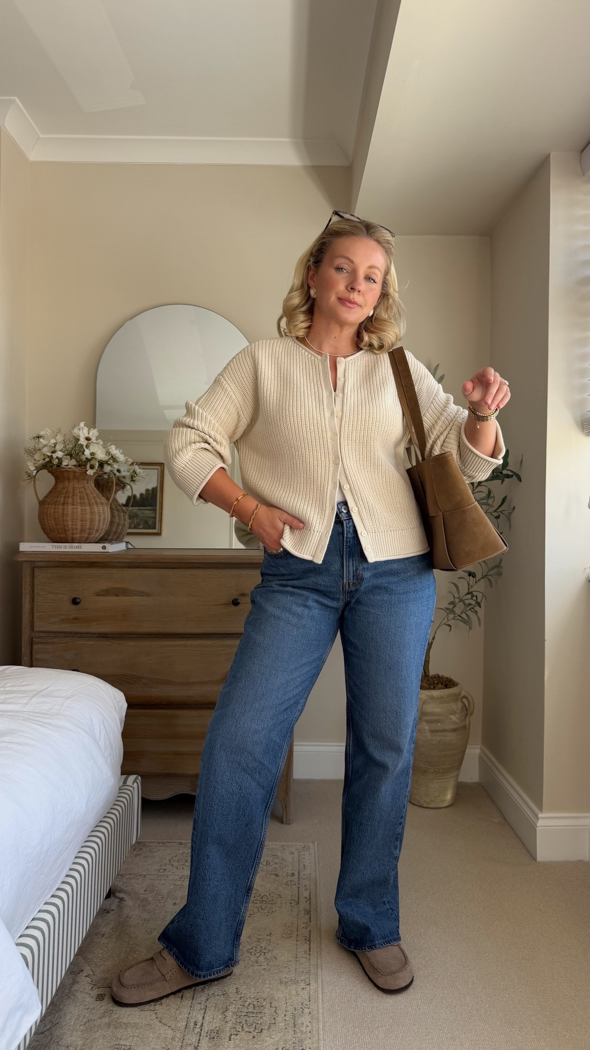 AFLAURA to get an extra 15% off everything 
Wearing size S cardi and 28R curve love jeans