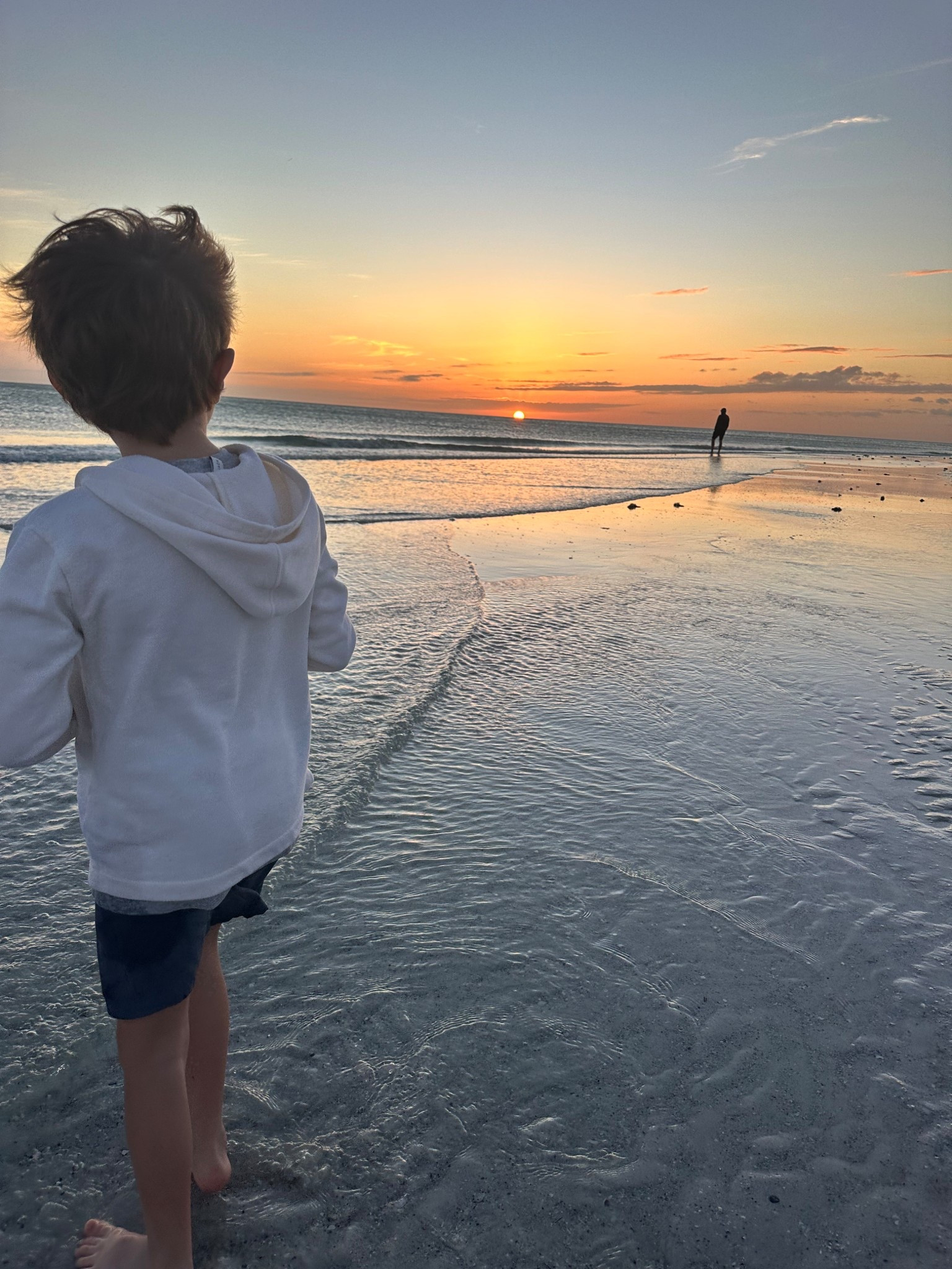 Seeing the day off 🌅

#LTKTravel #LTKKids #LTKSwim