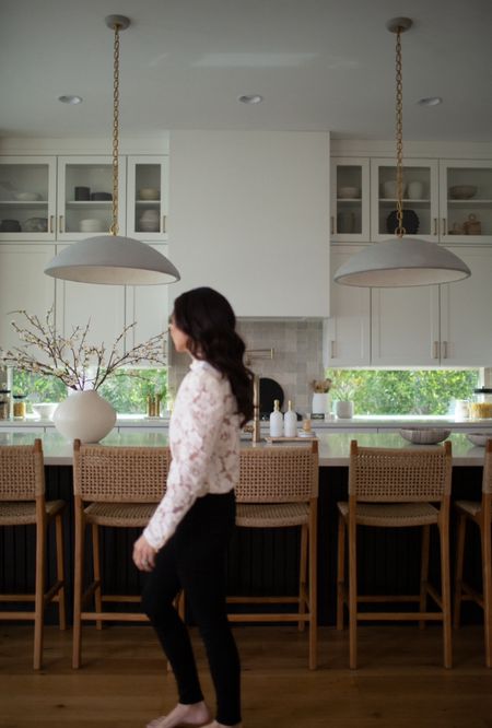 Kitchen details 

Styled kitchen-kitchen stools-large pendants-statement pendants-statement lighting-organic modern-modern organic-spring stems 

#LTKSeasonal #LTKhome #LTKstyletip
