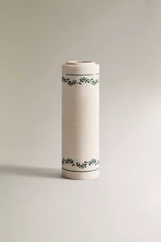 ROLL OF COTTON CHRISTMAS NAPKINS WITH A LEAF DESIGN (SET OF 20) | Zara US