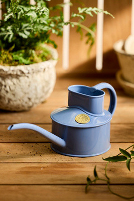 Haws Fazeley Flow Watering Can | Terrain