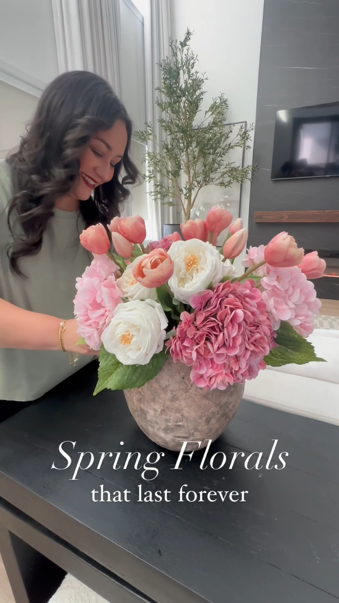 Spring floral arrangement 🌸





Beautiful faux tulips
Pink flowers
Spring bouquet
Flower arrangement
Spring decor
Decor tips
Style tip
Living room decor
Bedroom decor


#LTKHome #LTKSaleAlert