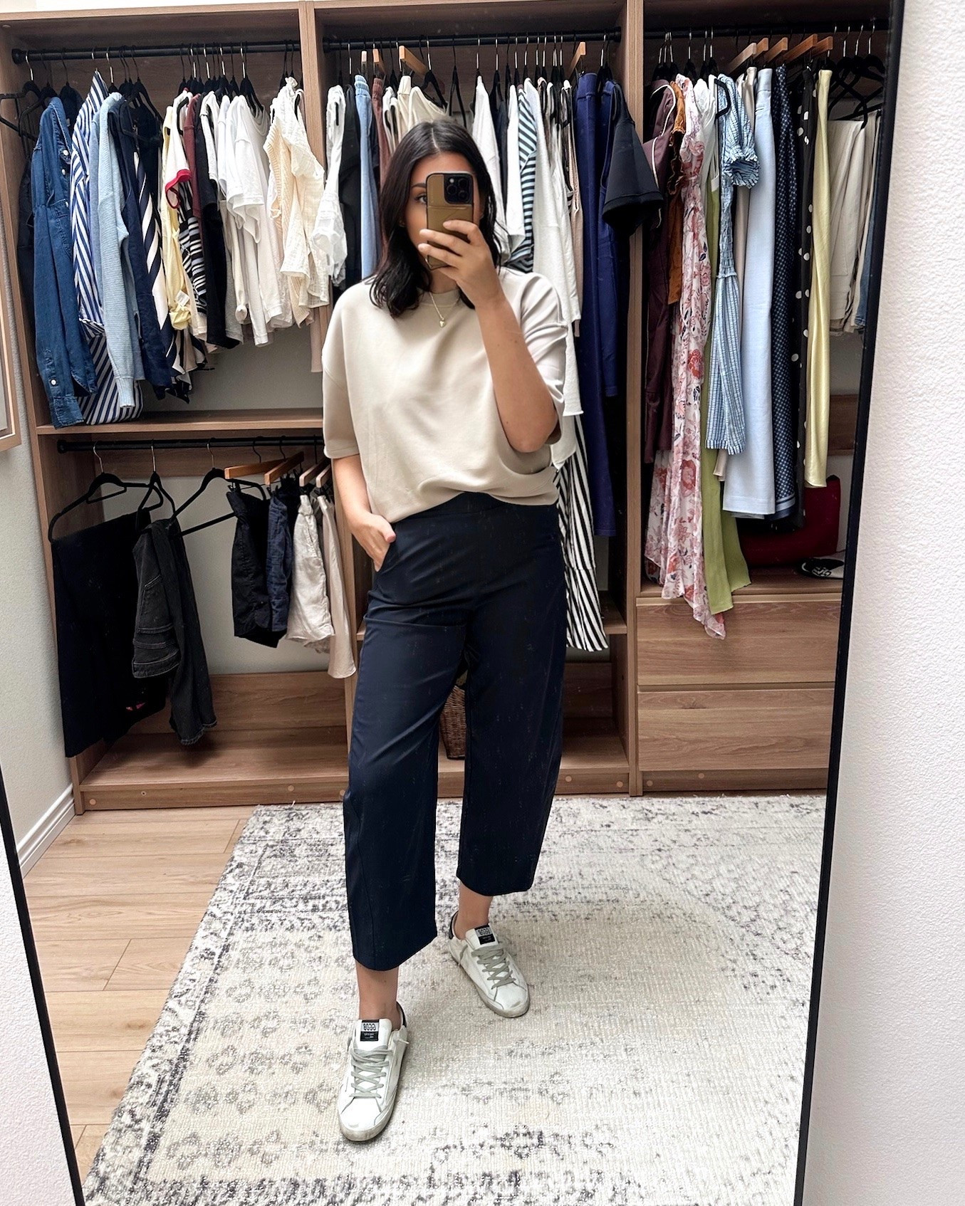 Another Spanx dupe! This top is a great air essentials dupe, it’s the exact same fabric. I will say it runs quite big! I am in the large and was surprised how loose it fit. So go down a size if you want a closer fit!
