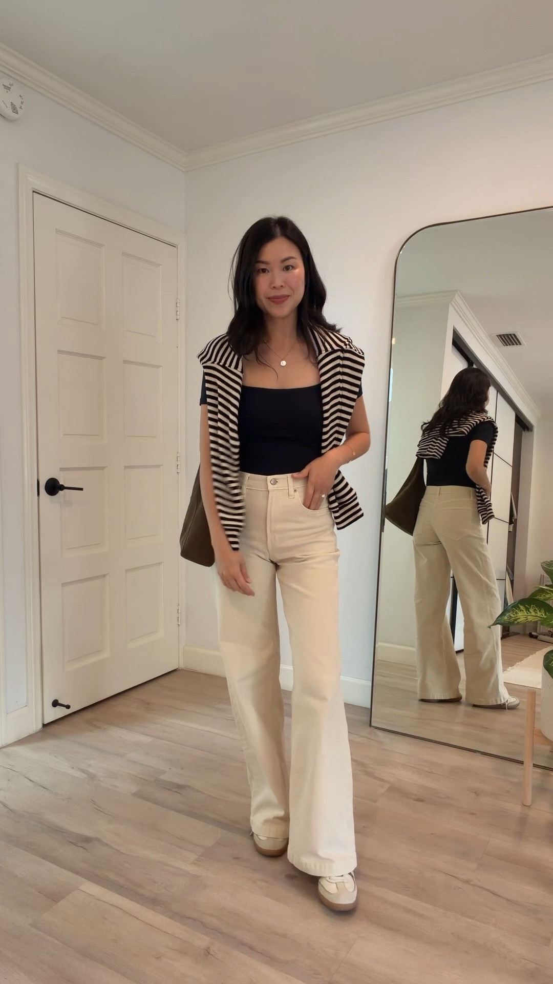 I almost didn’t try these because off-white jeans have never worked for me… until these.

Soft denim, stretchy, and super flattering. They hold everything in the right places and are the best pair I’ve found.

Fit: I’m 5'7, 120 lbs, wearing regular length and true to size. If you’re between sizes, I’d size down. 

#LTKmomlife #LTKOver40 #LTKSpringSale