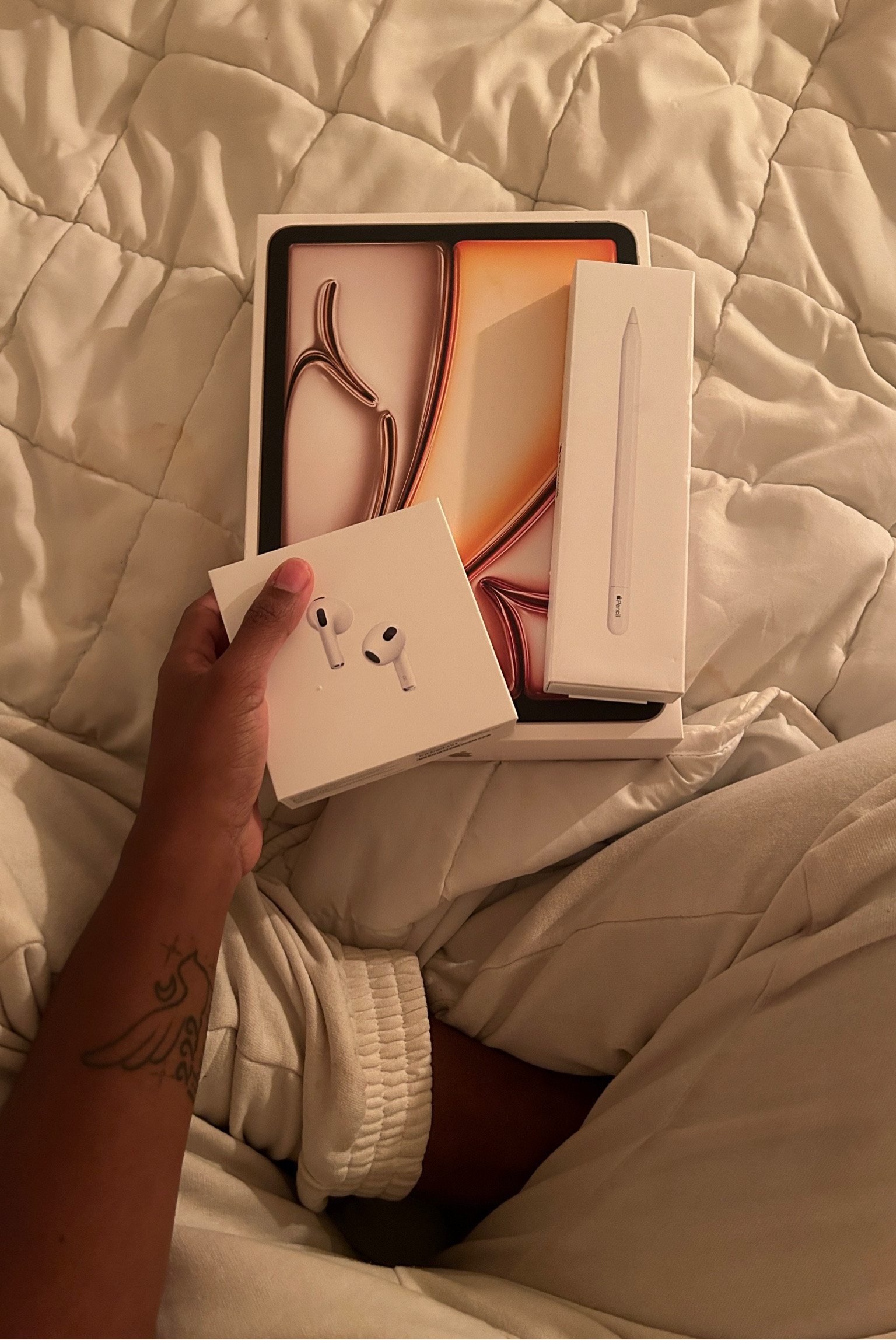 UPGRADE 😌🎨 treated myself and my creative business to some new tech tools from Apple! so excited to see what illustrations and artwork i end up creating with my new ipad air and apple pencil #multidisciplinaryartist #fulltimecreative #smallbusiness #apple

#LTKCyberWeek #LTKGiftGuide #LTKHome