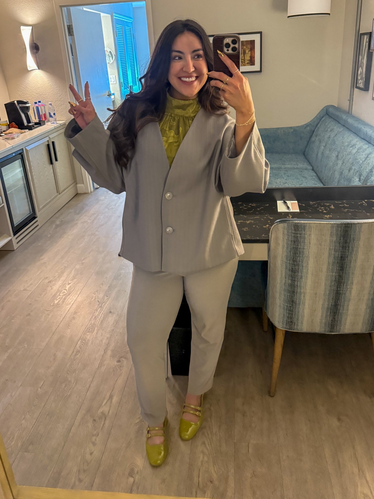 Work fit:

• Mare Mare collarless blazer (rented from Nuuly)
• Top Rihoas Jacquard halter
• gray chinos 
• shoes linked 

#LTKWorkwear #LTKMidsize #LTKootd