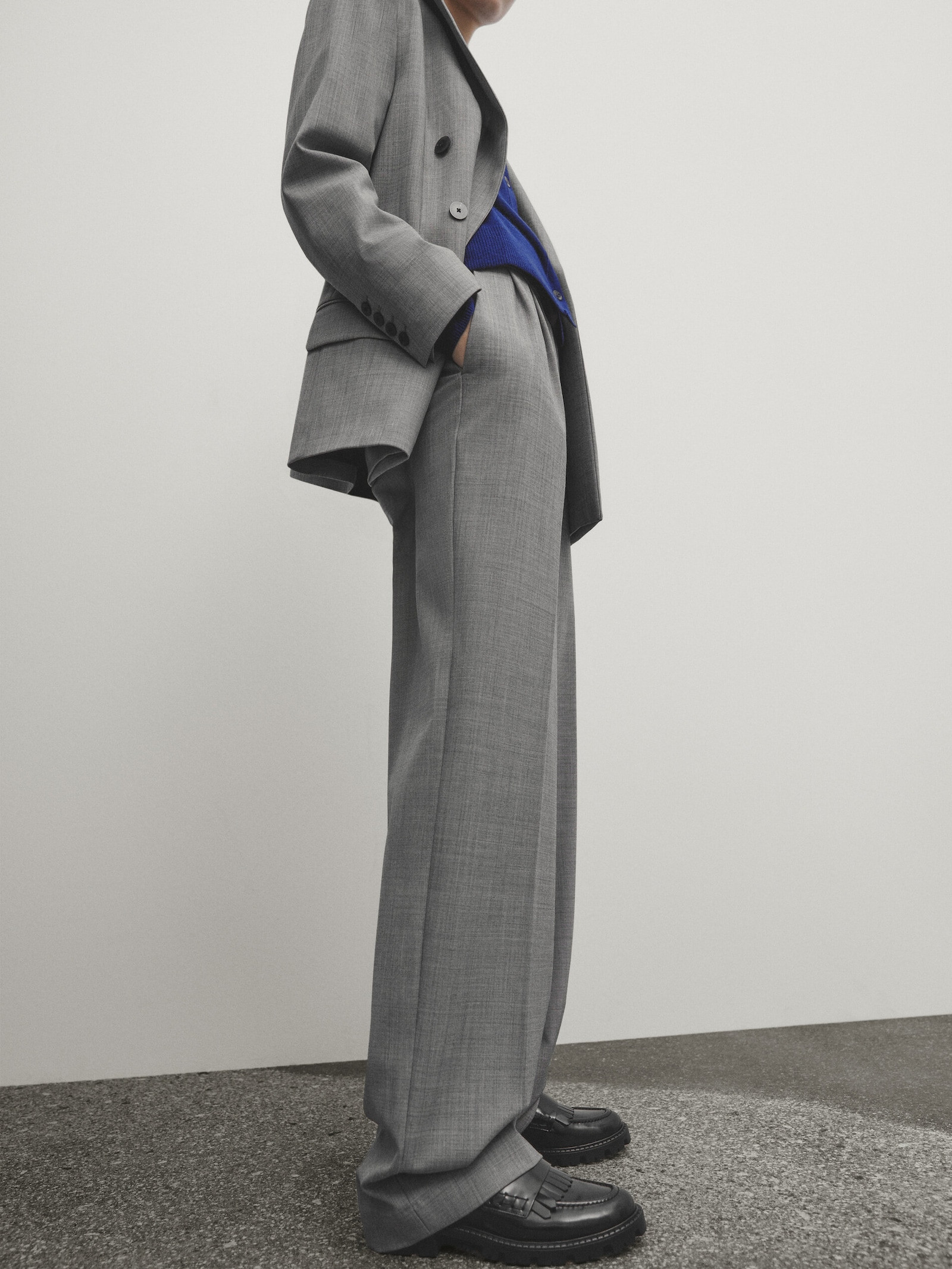Fil-à-fil carrot fit darted suit trousers | Massimo Dutti UK