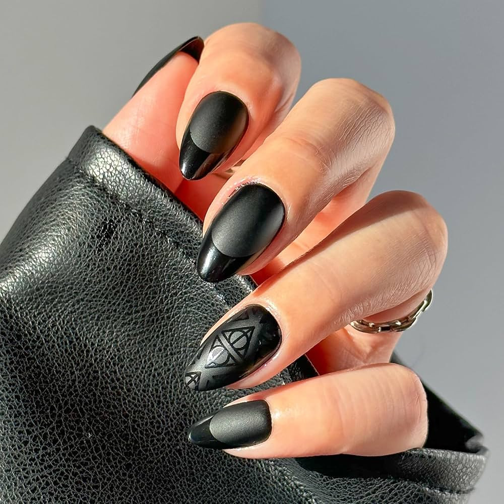 Harry Potter™ x Glamnetic Press On Nails - Deathly Hallows™ | Black Harry Potter™ Graphic S... | Amazon (US)