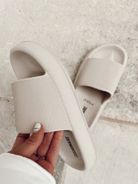 Amazon cloud slide sandals under $30 and they come in so many colors, fit TTS

#LTKFindsUnder50 #LTKStyleTip #LTKShoeCrush