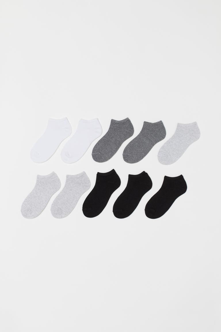 Fine-knit ankle socks in a soft cotton blend with elastication at top. | H&M (US + CA)