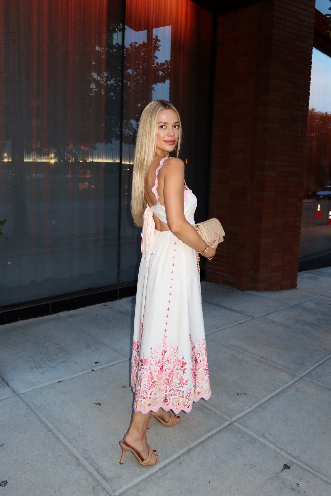 Floral Summery Dress 🌸



#LTKStyleTip #LTKSeasonal #LTKFindsUnder100