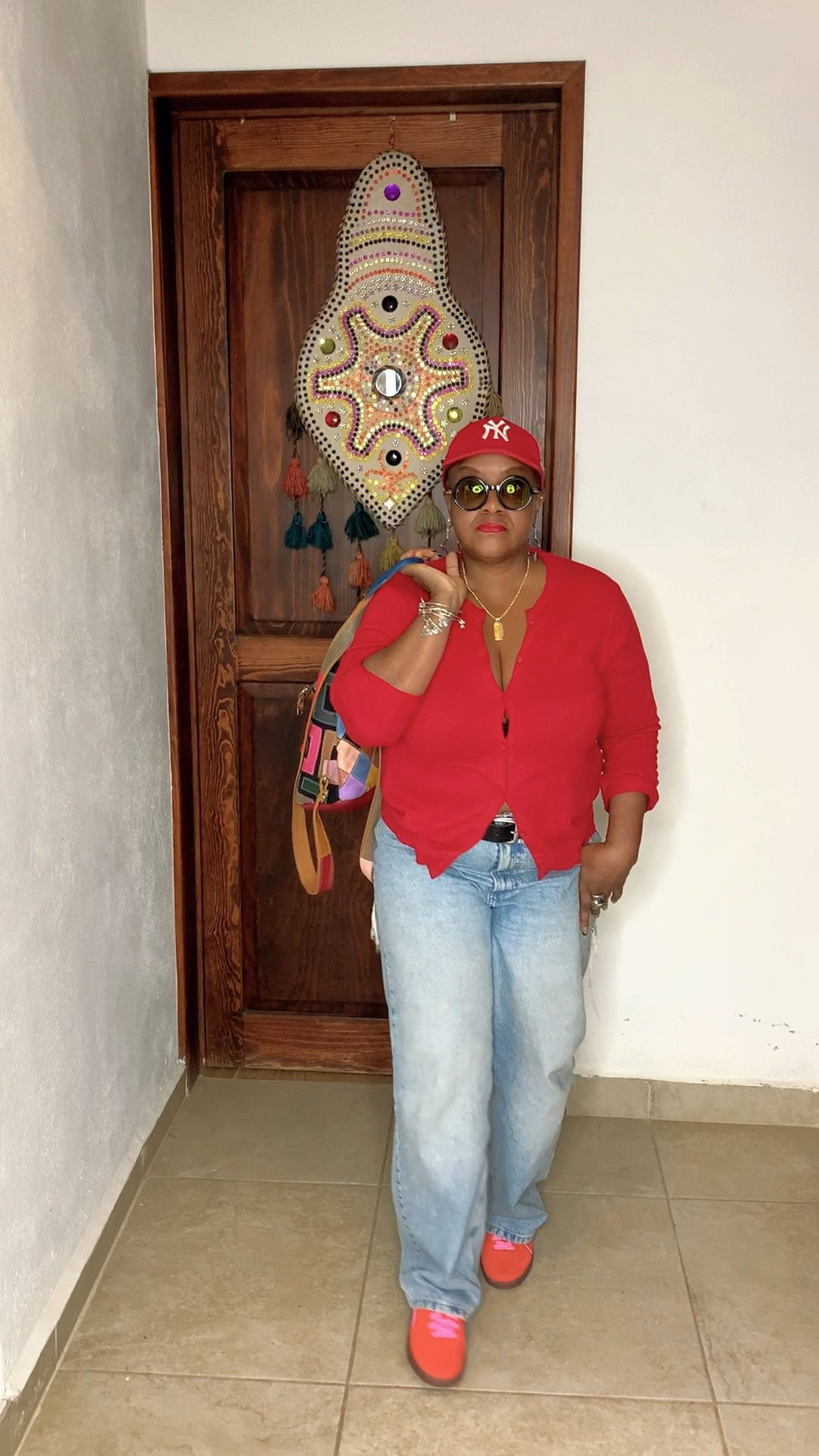 A cardigan is your casual day cheat code. Trust and believe you should always have a couple of these in your closet. It’s easy it’s breezy. It’s stylish.