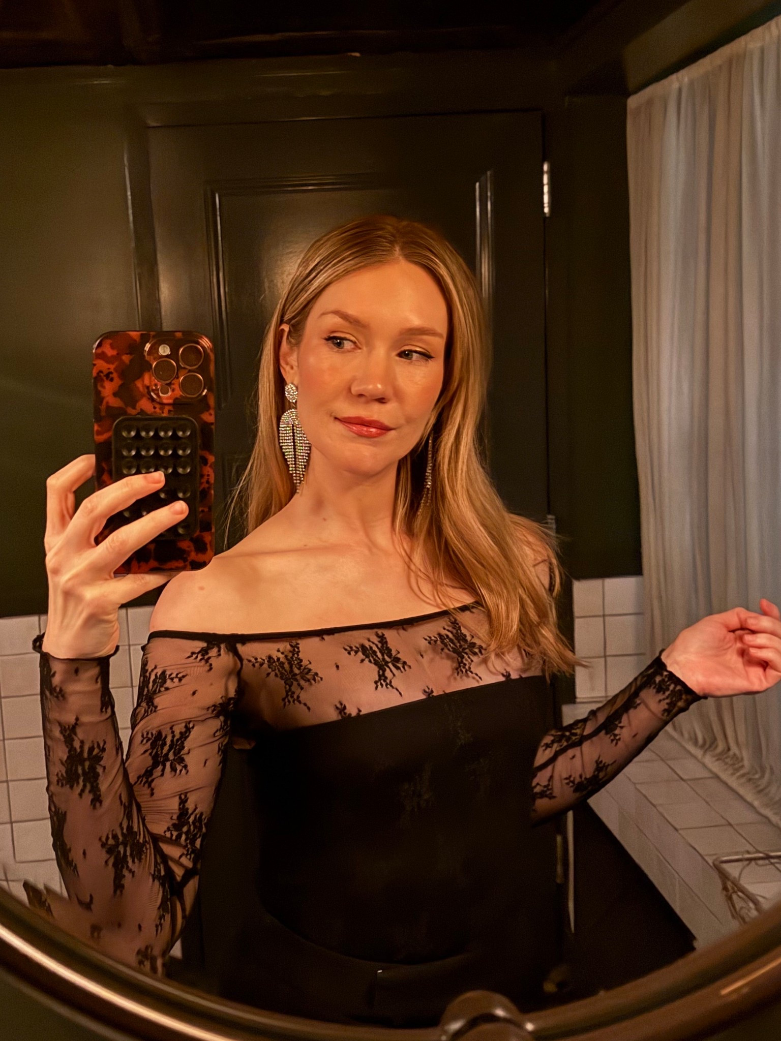 Fave off the shoulder tops for going out  

#LTKCyberWeek #LTKootd #LTKHoliday