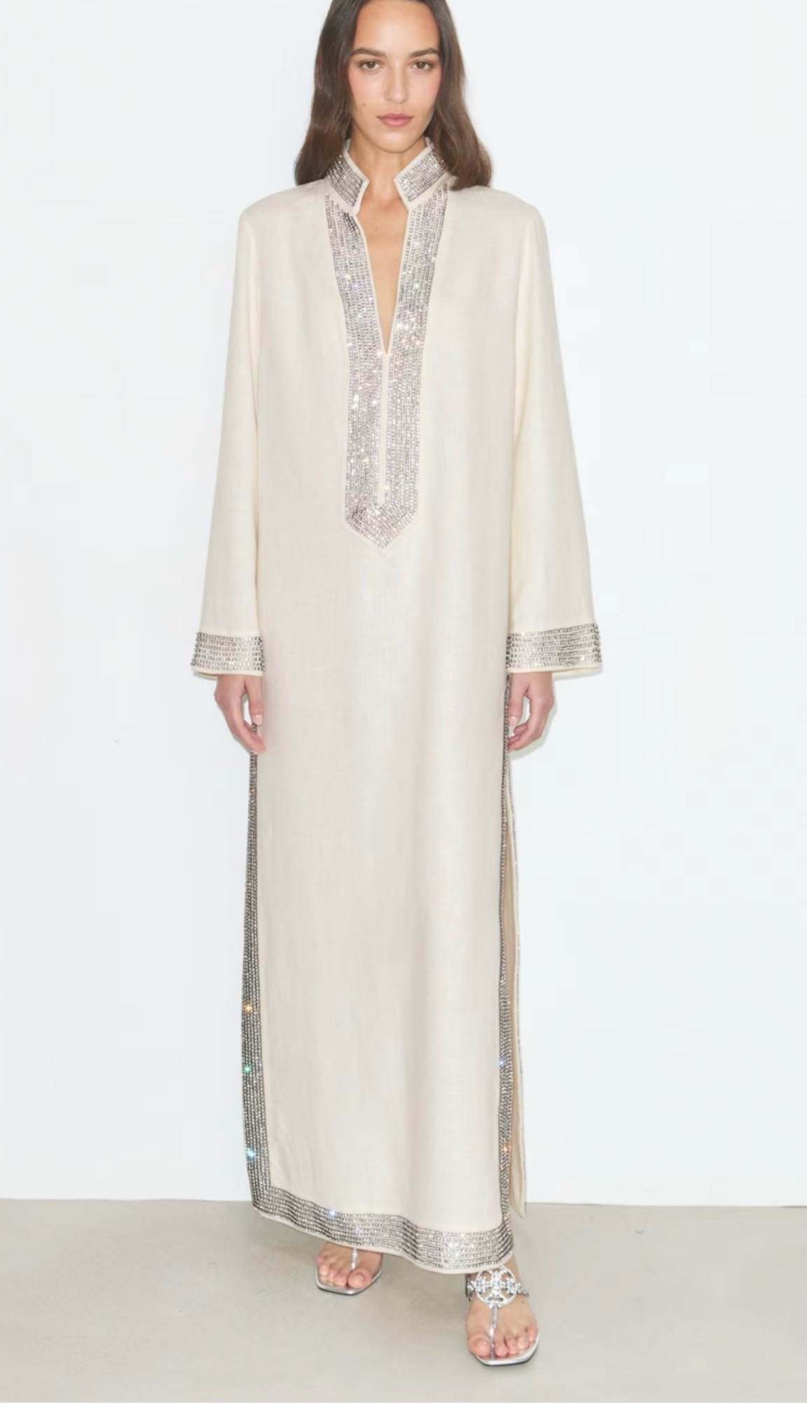 EMBELLISHED LINEN CAFTAN

A reissue of our embellished caftan. A brand signature and one of the first silhouettes we ever designed, inspired by Tory's travels. Crafted in crisp linen that softens over time, with bands of hand-applied crystals at the neck, cuffs and hem. Chic, effortless and universally flattering, the epitome of easy glamour

#LTKSeasonal #LTKTravel #LTKSwim