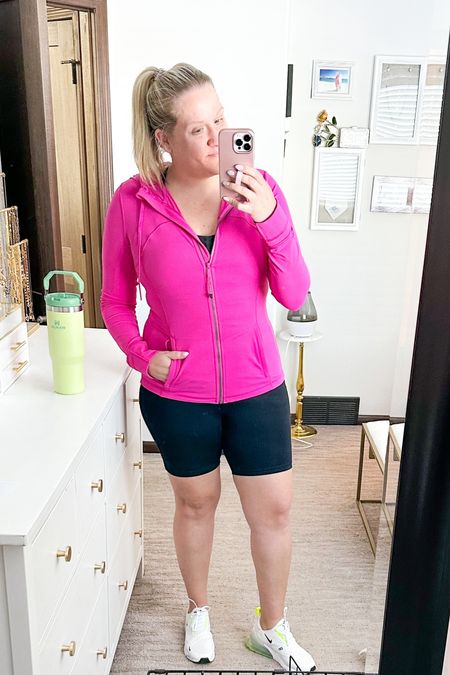 Officially getting back into working out! Wearing a size xl in bra and biker shorts! 14 in jacket! Save on Stanley with code: BRAND20 

#LTKfit #LTKcurves