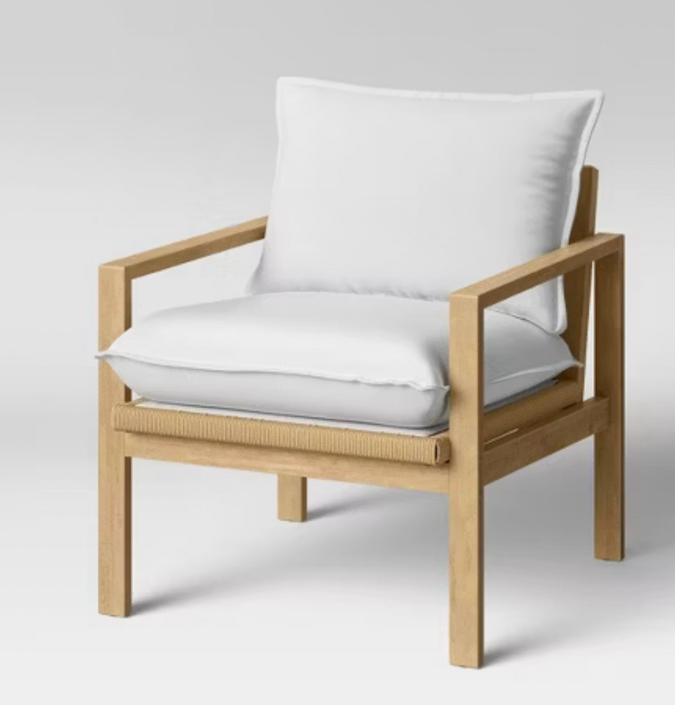 Threshold accent chair by Studio McGee

We love styling this accent chair, perfect for extra seating. This chair is neutral and great to add a throw pillow to.

#LTKSaleAlert #LTKU #LTKHome