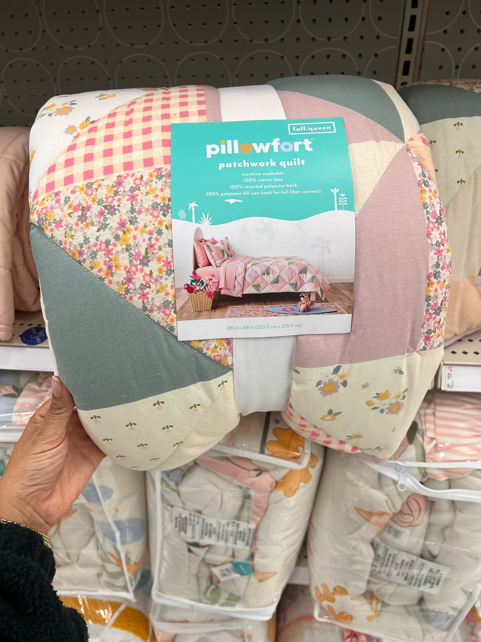 Kids comforter 

Kids room, Target home

#LTKmomlife #LTKKids #LTKHome