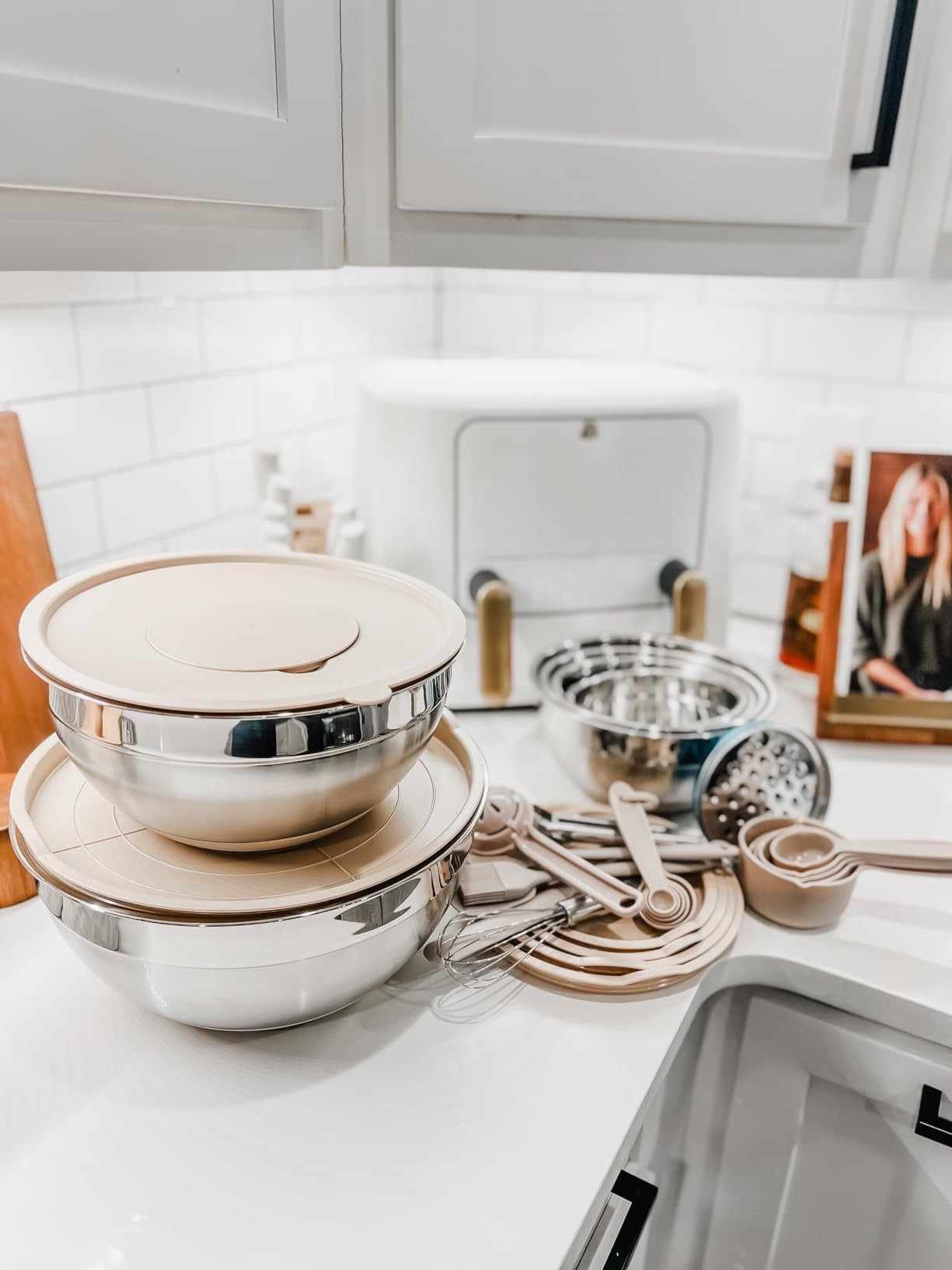 This Amazon fine makes them both that comes with 26 pieces 

I love the color it matches my kitchen perfectly 

#amazonfinds #amazonsale #kitchen #mixingbowlset

#LTKSaleAlert #LTKHome