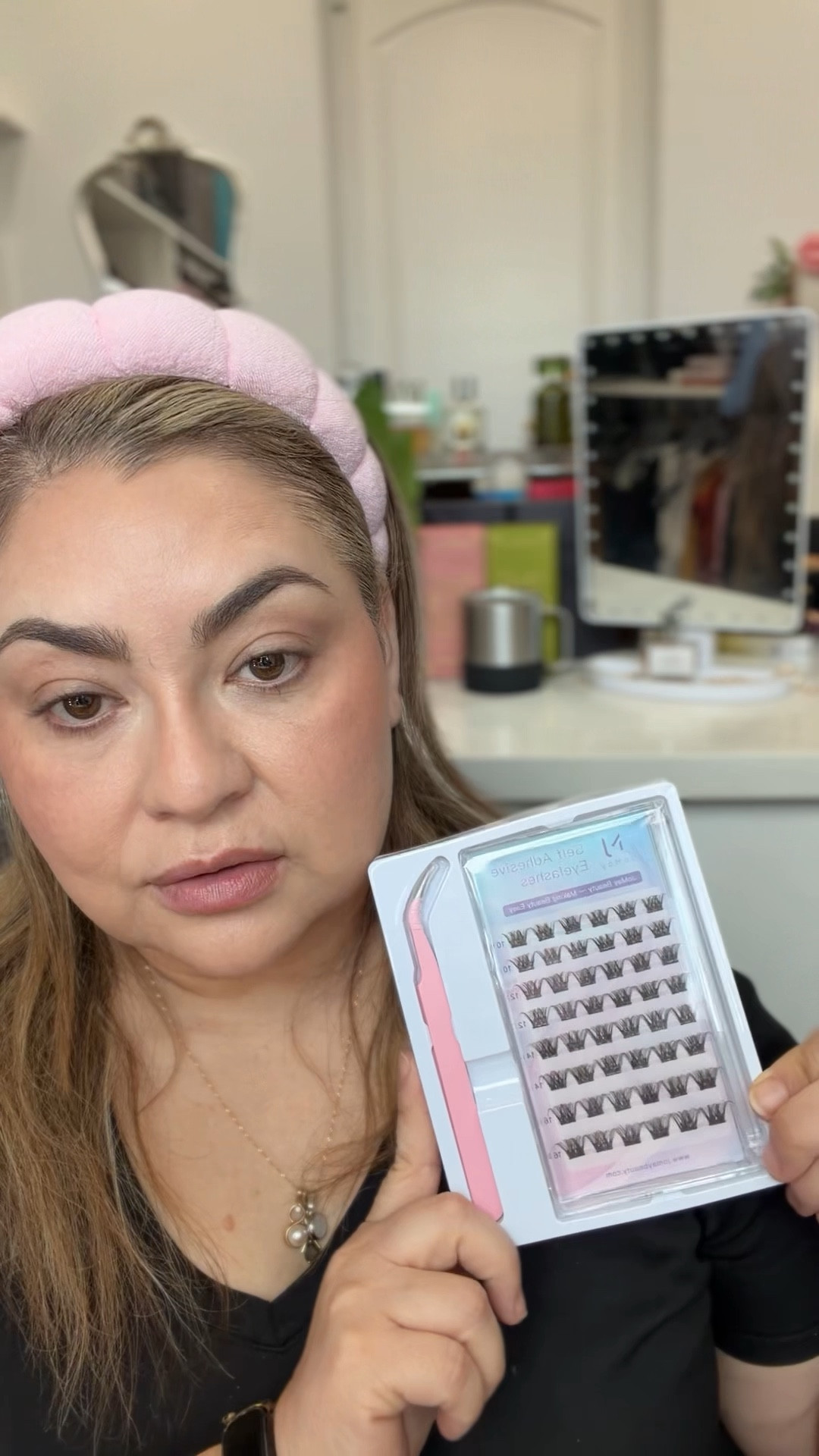 Wake up with Hollywood glam eyes with these beautiful and affordable lashes. #holidaygifts #blackfriday #cybermonday #eyelashes #howtovideo

#LTKBeauty #LTKMidsize #LTKGiftGuide