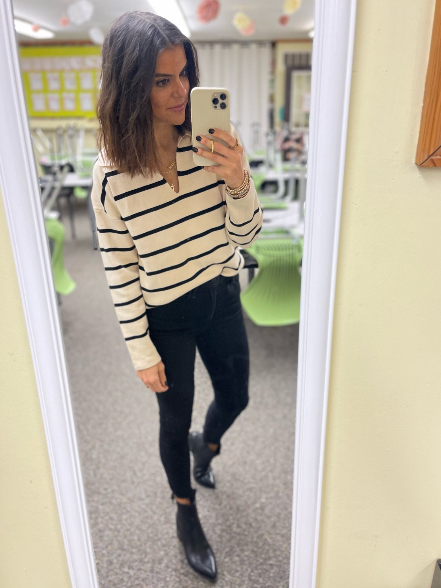 Today’s classroom #ootd 

Amazon sweater- size s
Abercrombie jeans size 26
Amazon boots, sized up half size 

#LTKunder100 #LTKunder50 #LTKstyletip