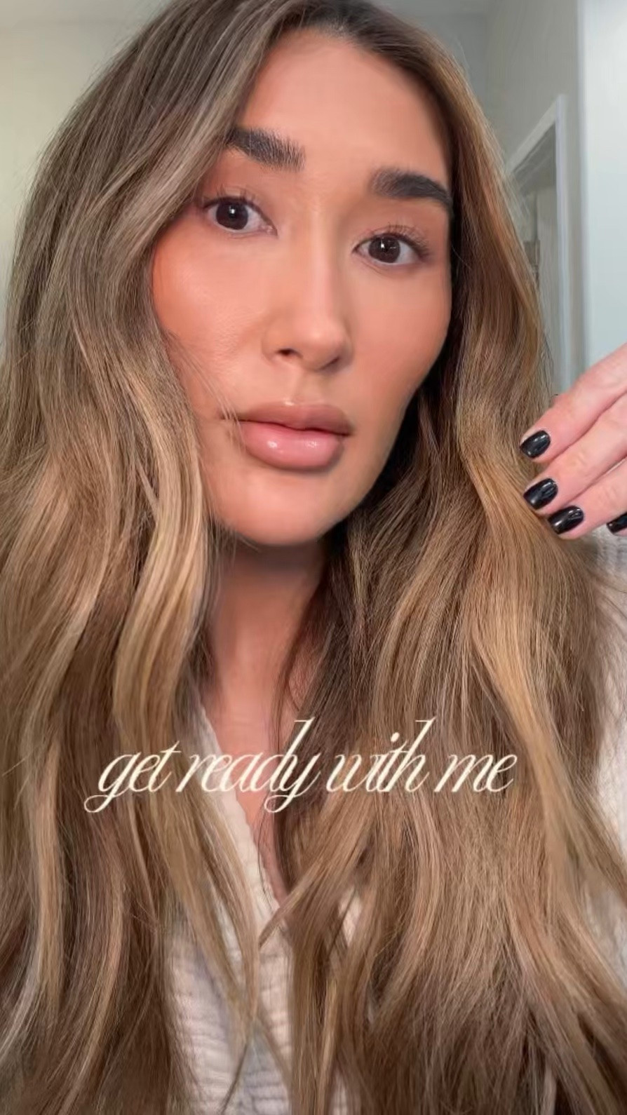 GRWM

liquid highlight: pearly glow 
foundation: 130O + 210O
cream blush: 2 
liquid bronze: light medium 
cream contour: toasted + shape
concealer: 10
cream bronze: 5 
cream blush: 2 
setting powder: 30
powder bronze: cascais
powder blush: tawny veil 
setting spray: caramel glow 
brow: warm brown 
eyeshadow: biscotti 
lipliner: skinny dip + bitter sweet 
gloss: pretty please

#LTKgrwm #LTKBeauty #LTKselfcare