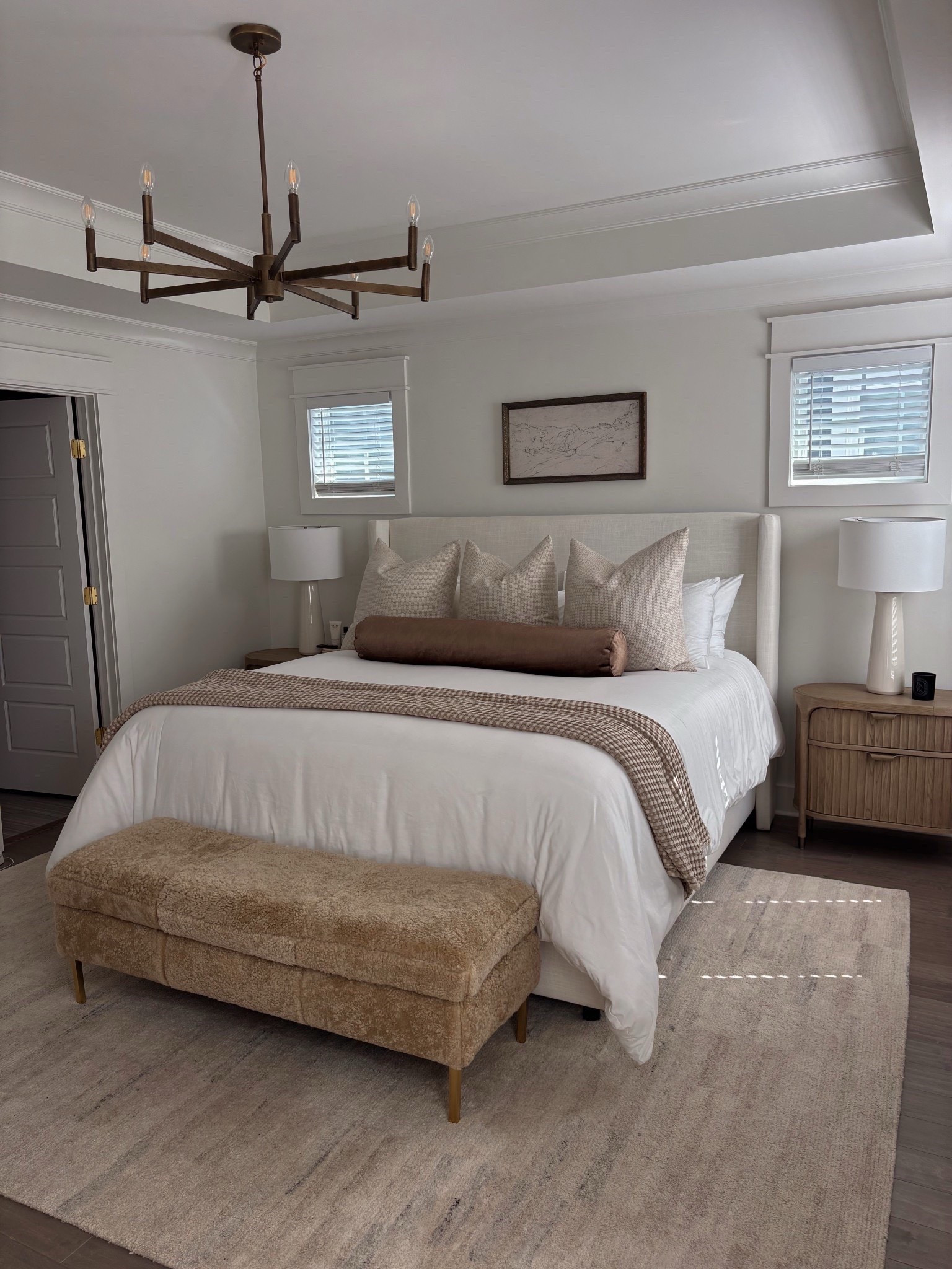Neutral bedroom 🤍
BED - KING
RUG - 9x12
BOLSTER PILLOW - 8x48
BOLSTER COVER - 8x48
BEIGE PILLOW COVERS - 26x26
INSERTS - 28x28




Neutral bedroom decor 
Organic modern bedroom
Wayfair bed 
Velvet bolster 
Brass gold light Fixture chandelier 
Fur shearling end of bed bench 
Bedroom inspo
Bedroom goals 

#LTKHome