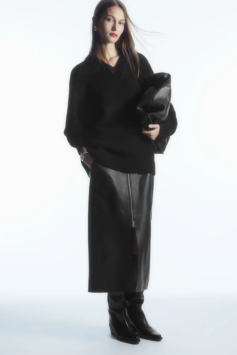 CHUNKY PURE CASHMERE V-NECK JUMPER - Black - COS | COS UK