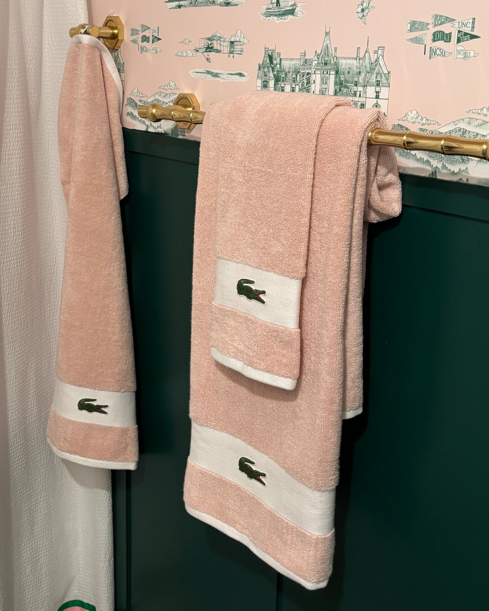 These are probably my favorite towels of all time! The pink is the perfect shade and matches my wallpaper! They are on Black Friday sale and a great deal for 2 sets of towels. 

#LTKCyberWeek #LTKSaleAlert #LTKHome