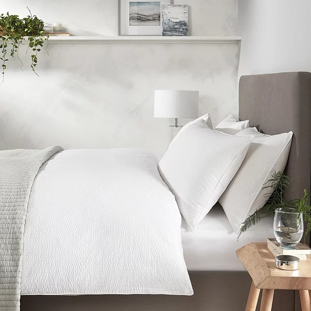 Seersucker Duvet Cover & Classic Pillowcase Set | The White Company (UK)