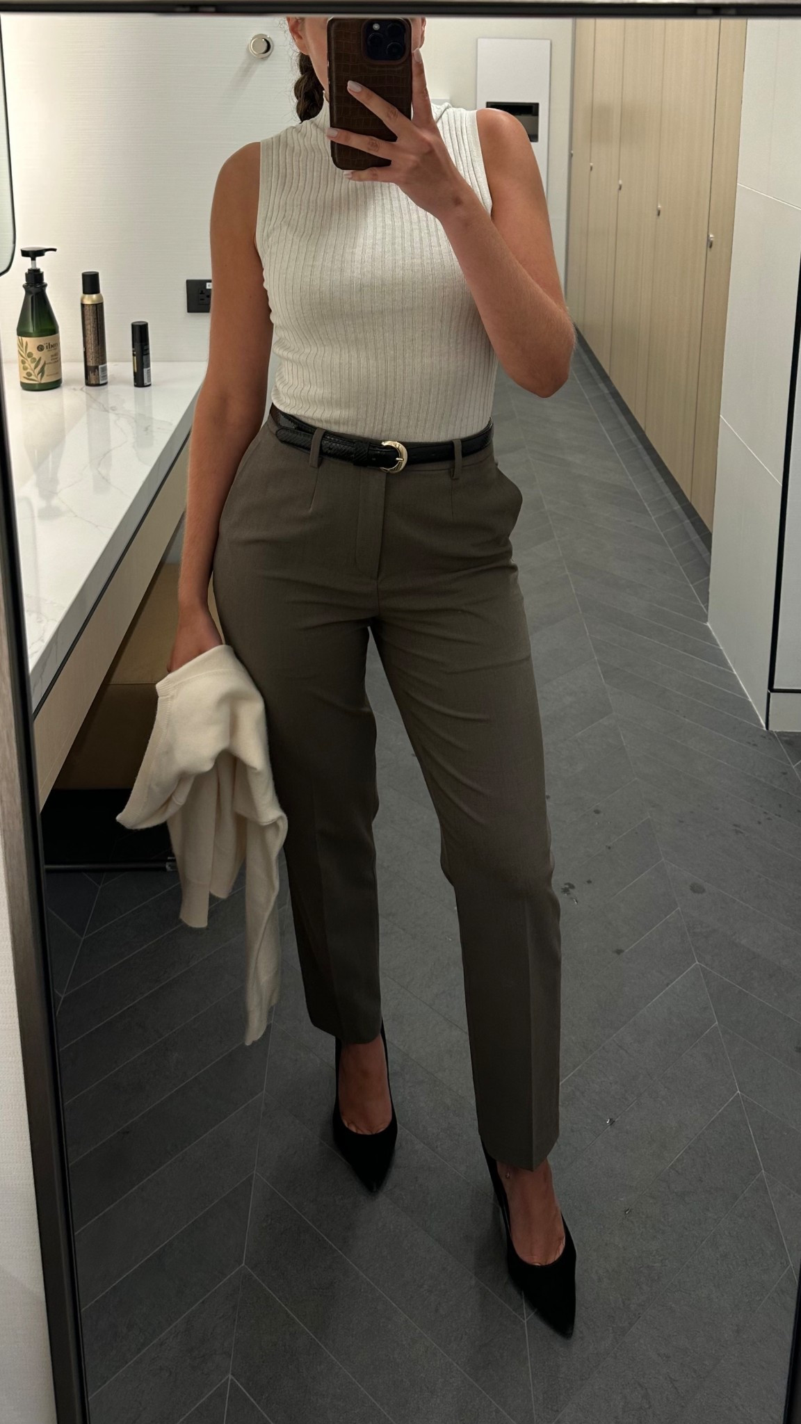 Obsessed with the fit on my new Uniqlo suit pants 

#LTKSeasonal #LTKWorkwear #LTKSaleAlert