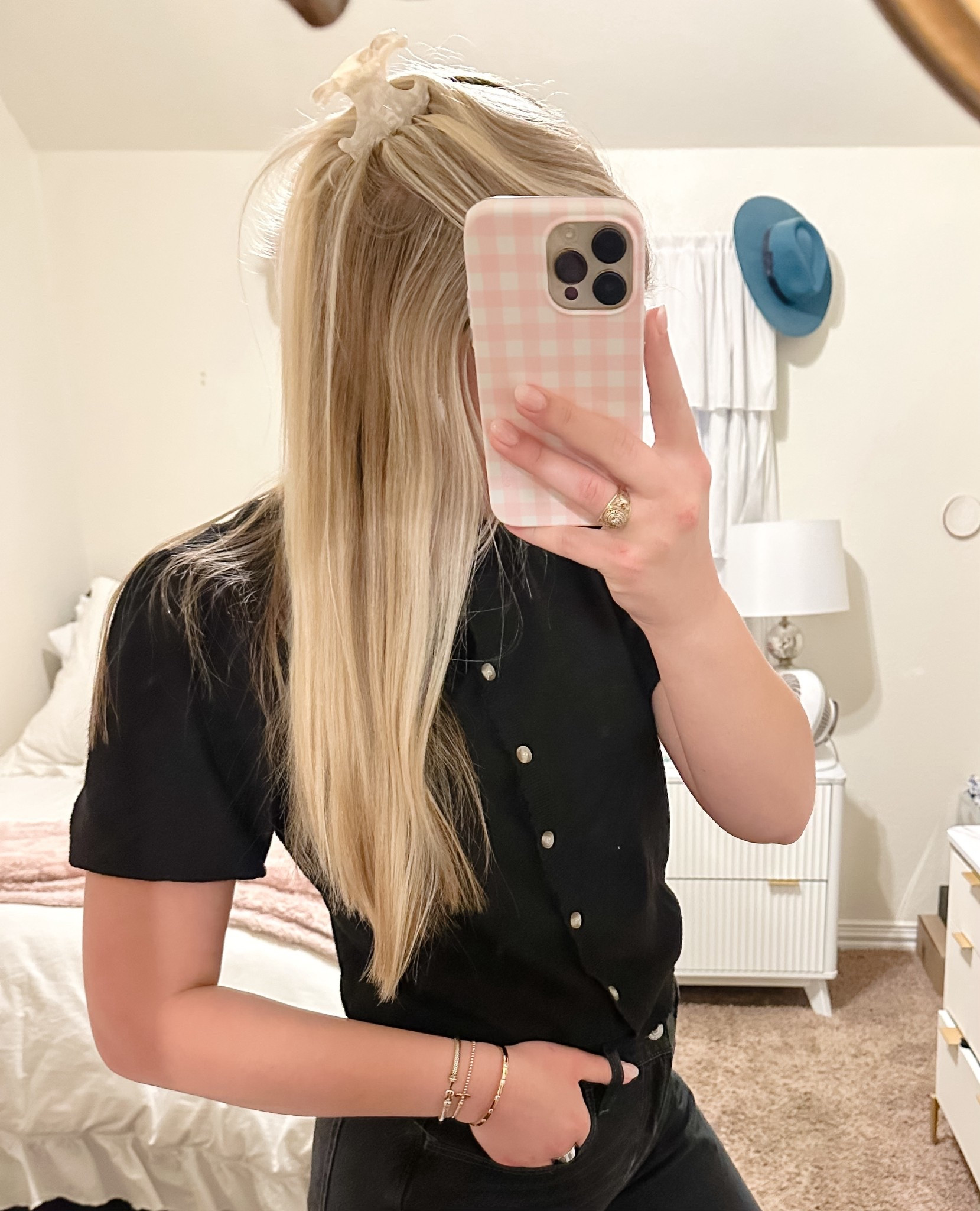 My favorite claw clip!!! Comes in a pack of four from Amazon, I wear them daily!✨✨✨

Claw clips, Amazon claw clips, Casely phone case, Amazon tops, Amazon finds, abby_louanne

#LTKBeauty #LTKootd #LTKgrwm