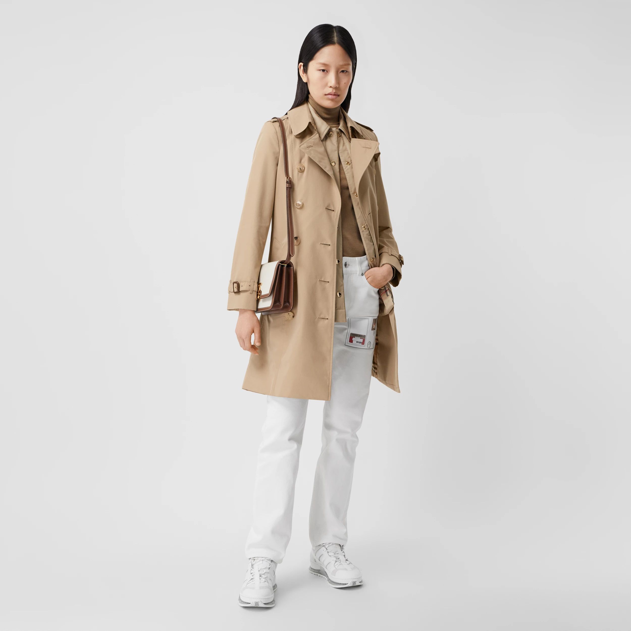 The Mid-length Chelsea Heritage Trench Coat in Honey - Women | Burberry United Kingdom | Burberry (UK)