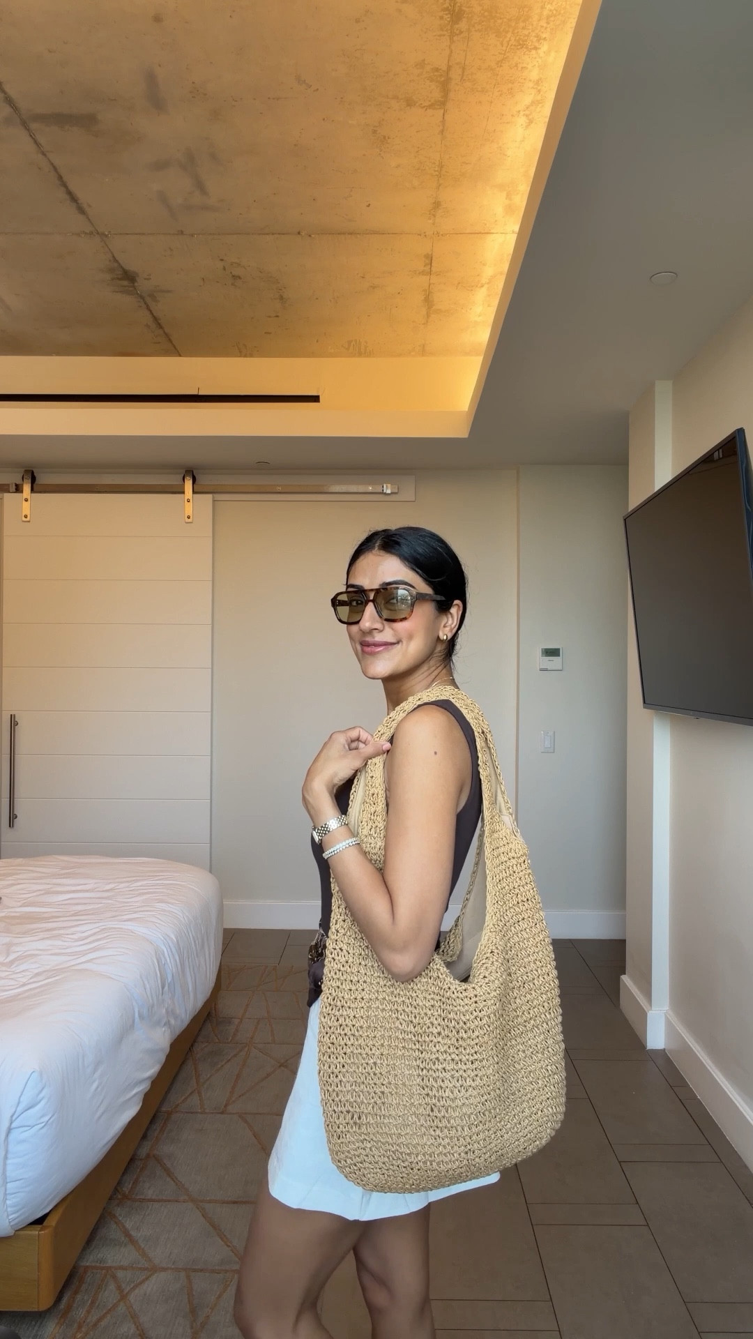 Outfit of the day today for shopping and lunch by the beach in Palm Beach 🏝️ my sunglasses are from Vehla