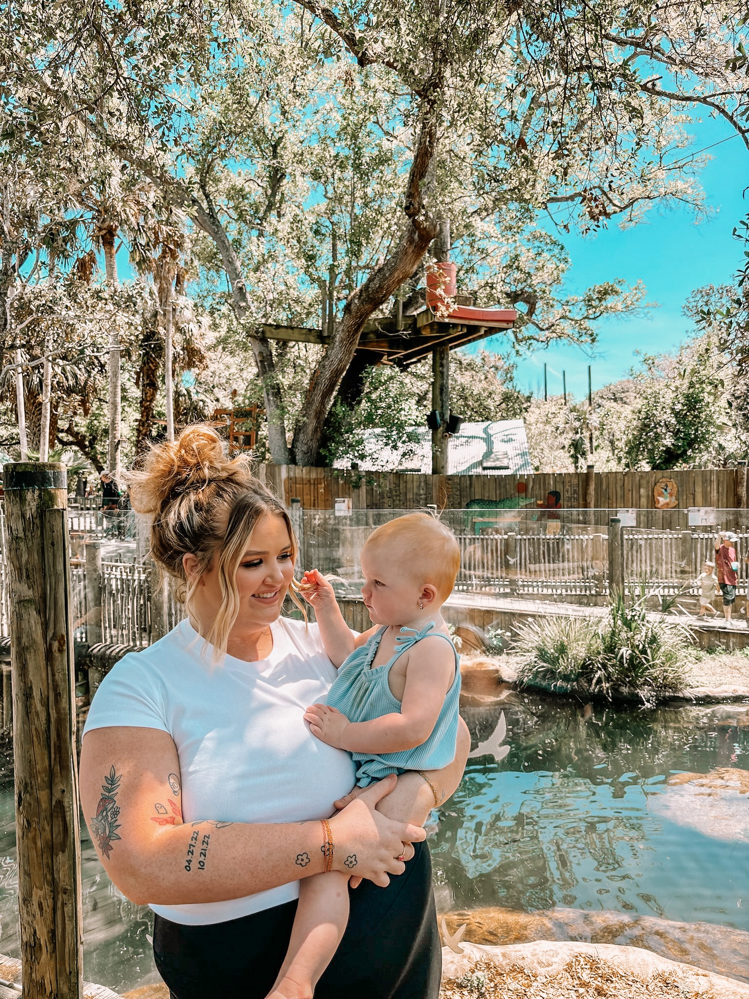 Alligator farm 🐊 love this super comfy outfit! It’s definitely my go to! 