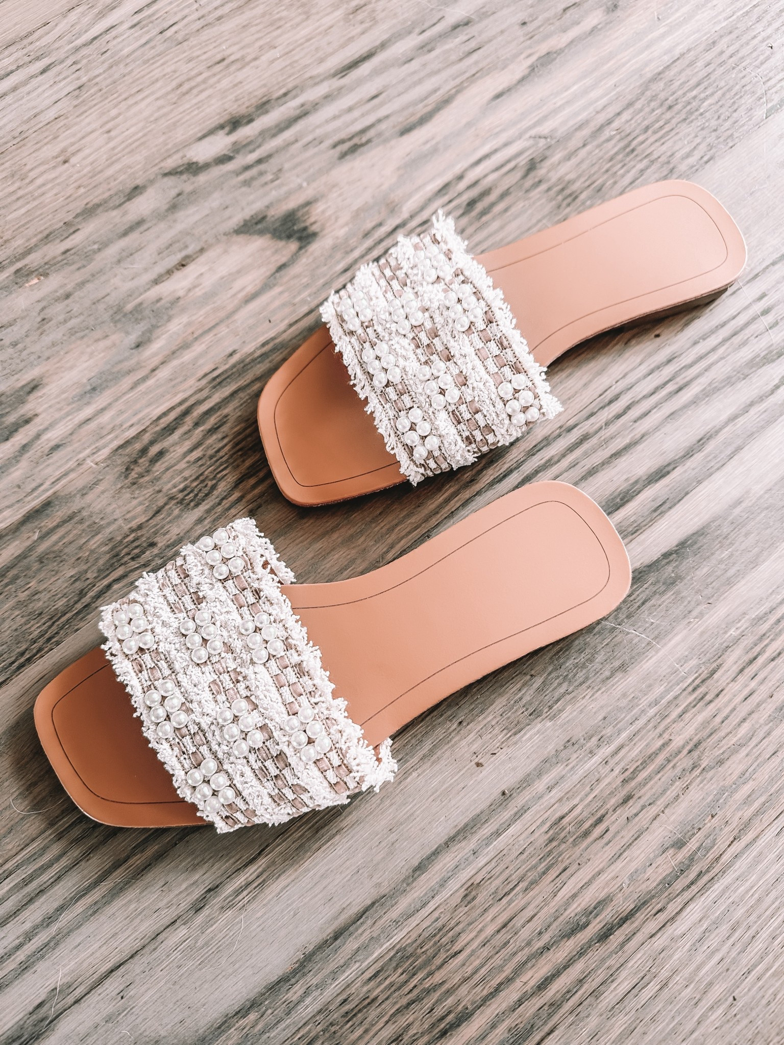 Cute summer sandals. Slides  