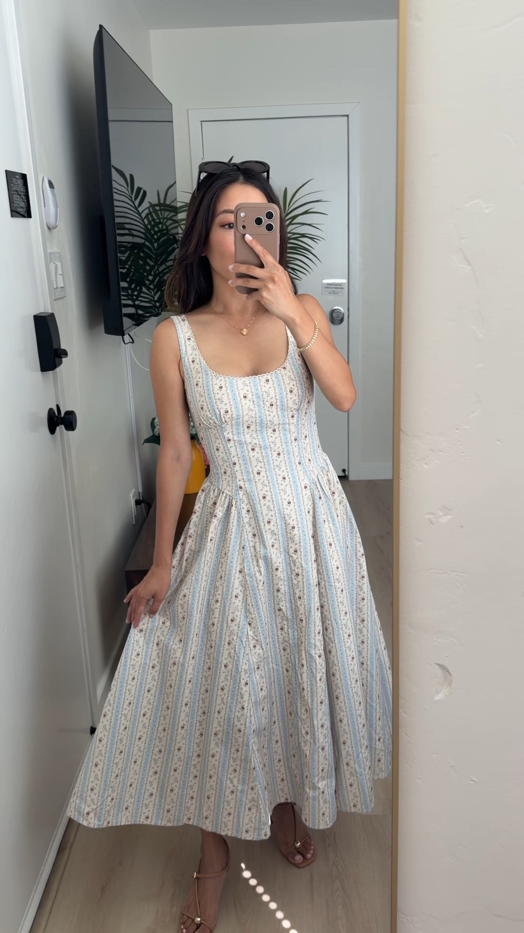 • Built in Bra Dress size XXS petite - 100% cotton, shapely bodice, adjustable straps, stretch panels on both sides, and pockets. Has light removable padding and the cut suits smaller chests. 
• Loeffler Randall sandals 5.5 

Summer style, family photos cotton dress, petite friendly maxi dress

#LTKPetite #LTKSeasonal #LTKootd