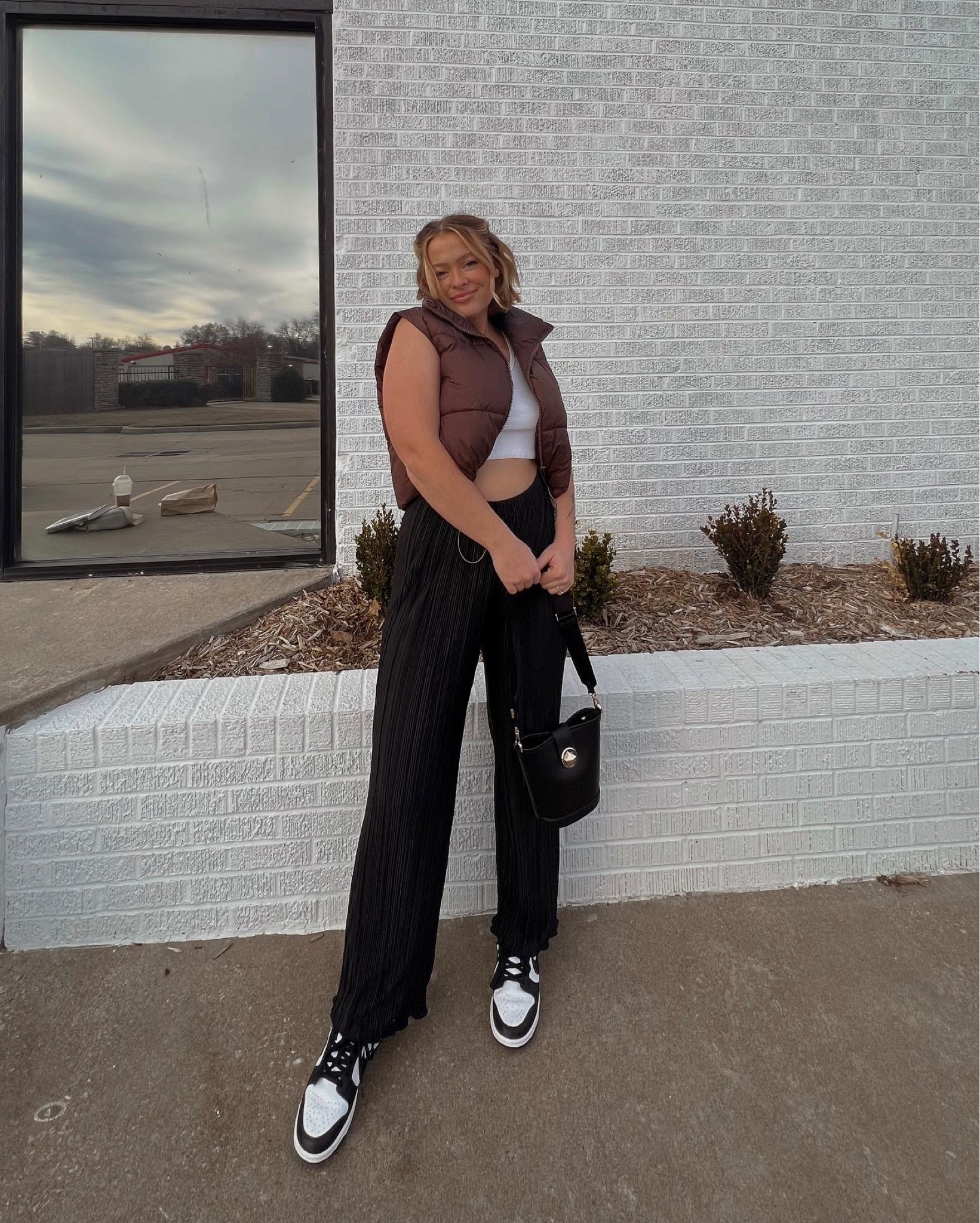 Neutral vibes always 

#LTKfit #LTKshoecrush #LTKGiftGuide