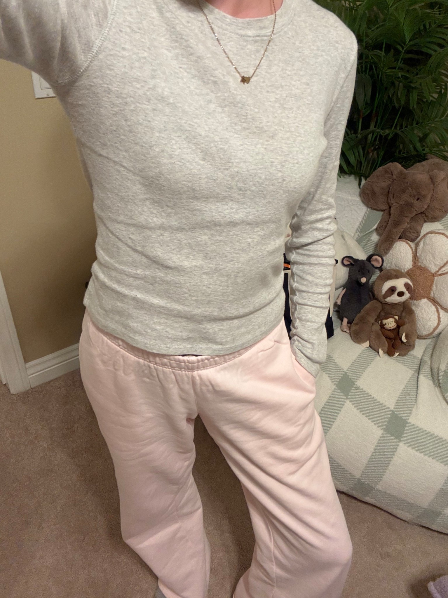 brandy melville john galt light pink baggy sweatpants 

#LTKActive #LTKfitnessgoals #LTKootd