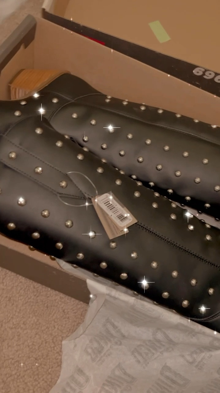 The most perfect boots ever!!!! 🩷



#LTKshoecrush #LTKVideo #LTKFestival