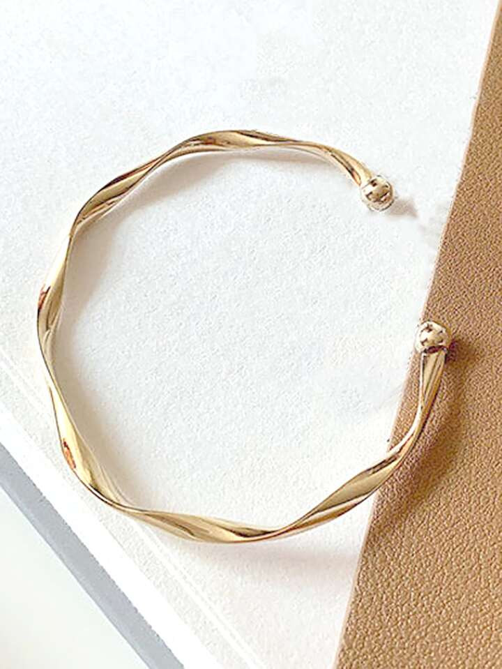 1pc Minimalist Fashion Twisted Metallic Bangle | SHEIN