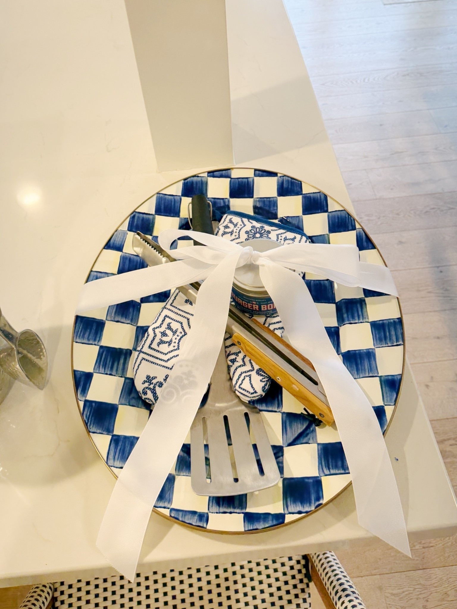 Easy and thoughtful hostess gift to give to a family or friends for a summer present!