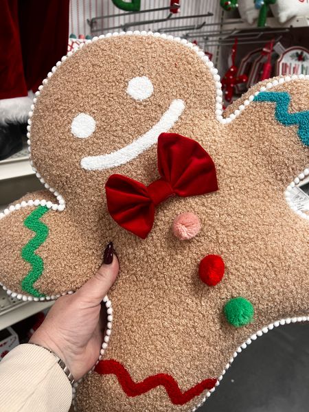 The cutest gingerbread man pillow is available for under $20 at Michaels 

#LTKHoliday #LTKhome #LTKSeasonal