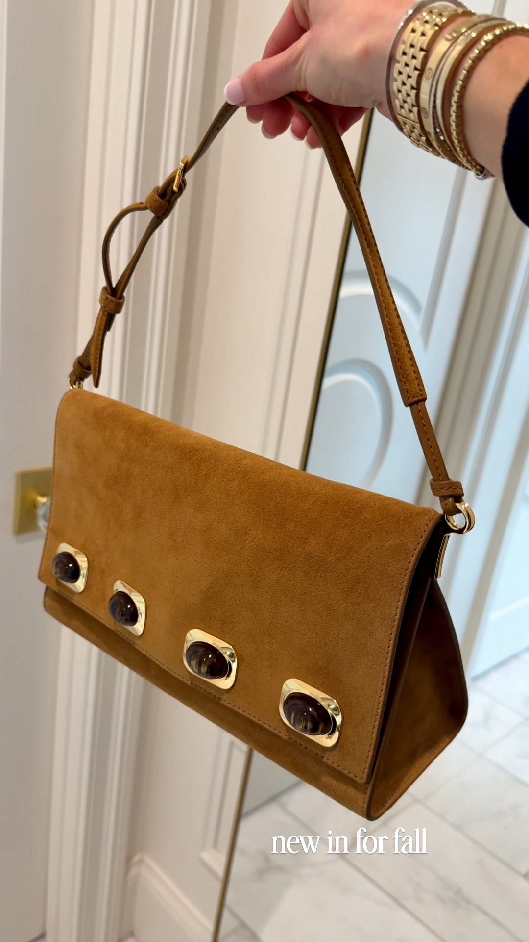 New fall bag purchase that I’m obsessed with! Also linking a roundup of my favorite suede bags this season