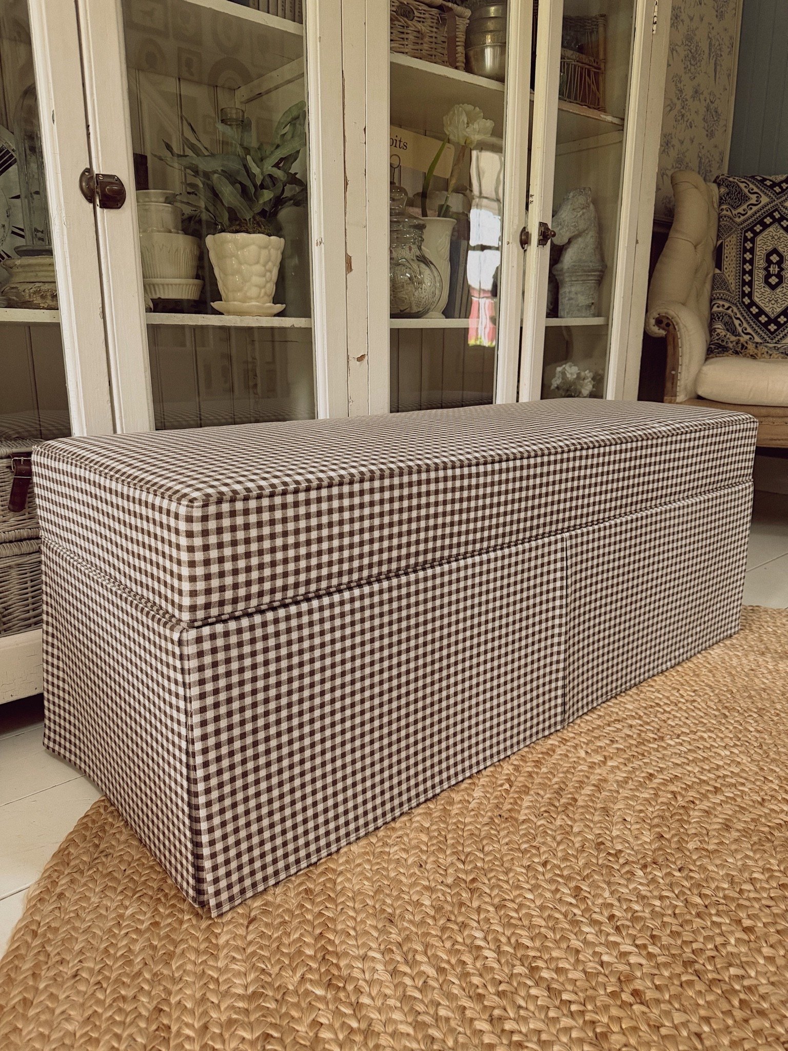 Cozy cottage storage bench

#LTKHome #LTKSaleAlert